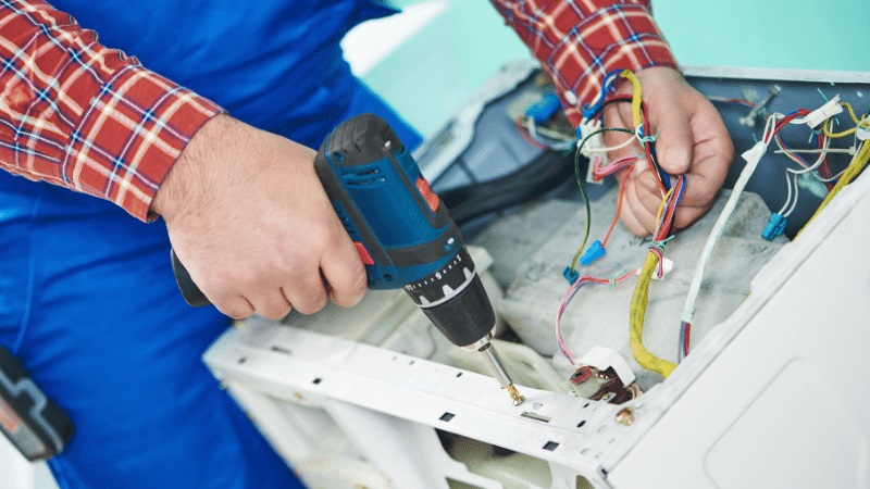 Gördes Sharp Sharp çamaşır makinesi kart tamiri – Su almama arızası orijinal parça ile giderildi. - Teknik servis örneği